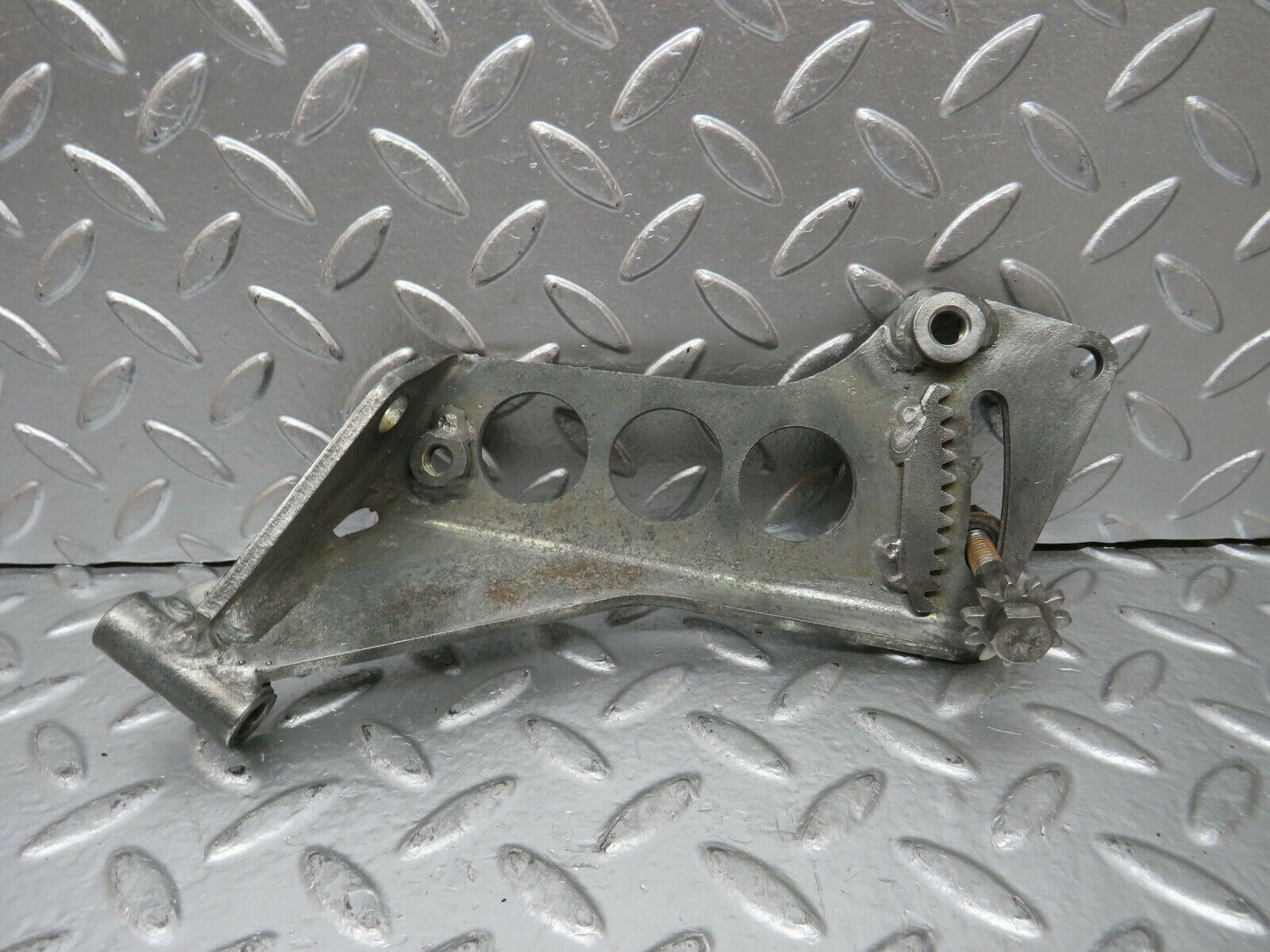 24175 Mercedes-Benz W123 280E Power Steering Pump Bracket