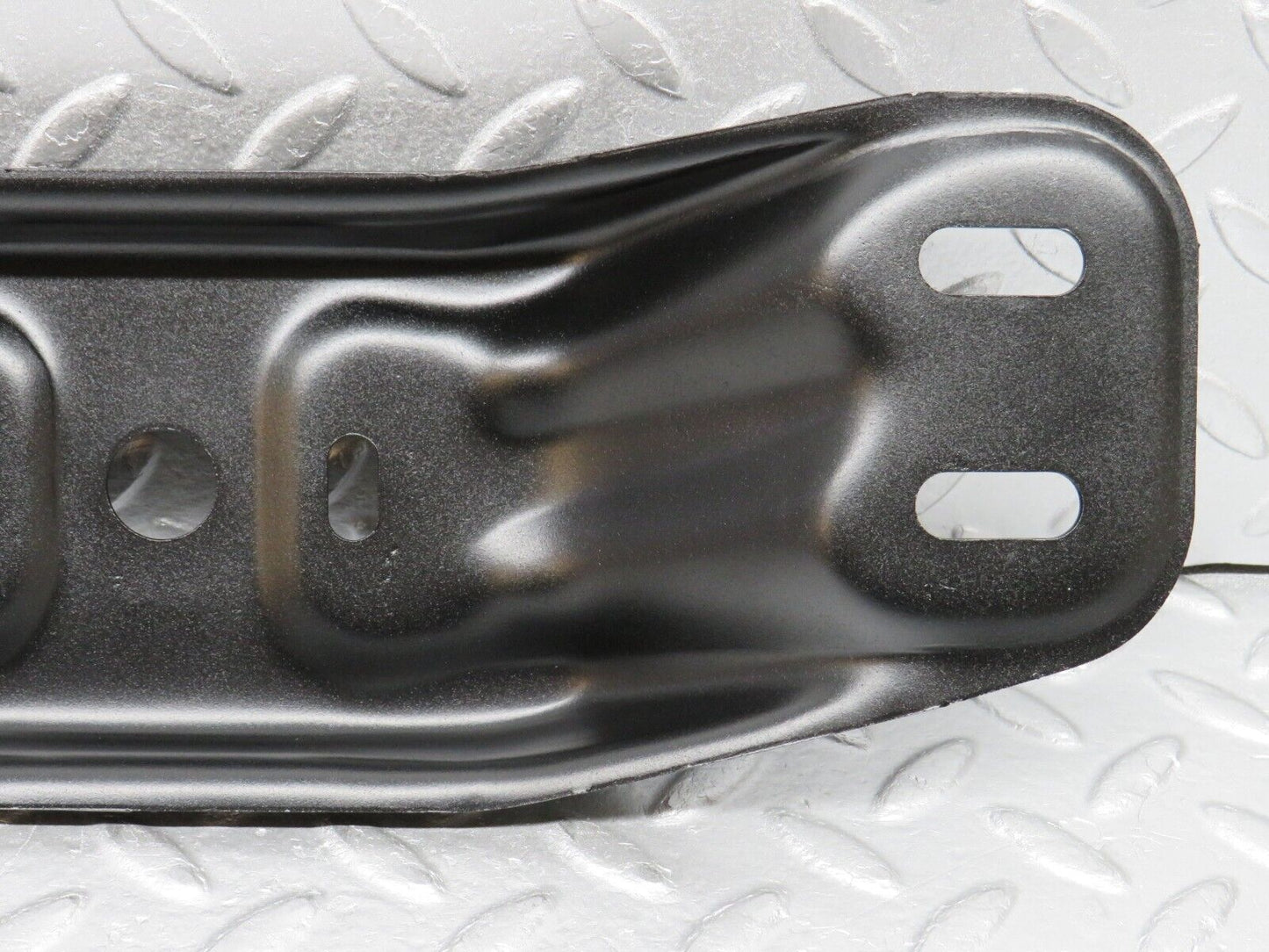 38005 Mercedes-Benz A124 320E Cabriolet Gearbox Mount Bracket
