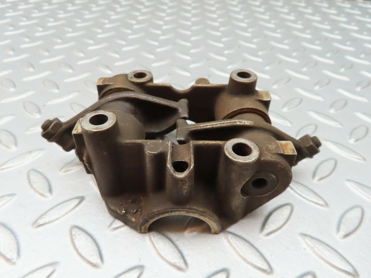 3890 Mercedes-Benz S123 200T Wagon Rocker Arms Camshaft Bearing Block 1020512110