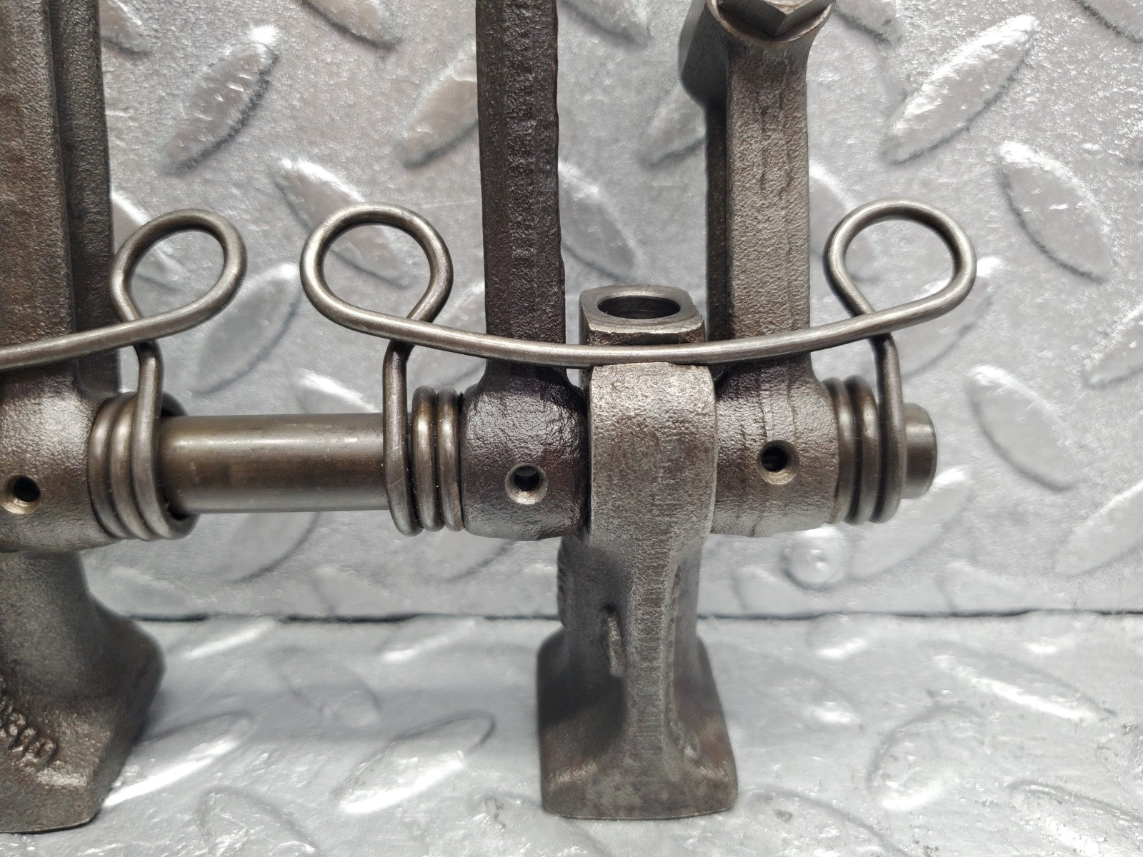 W112 rocker arm support arm shaft used OEM