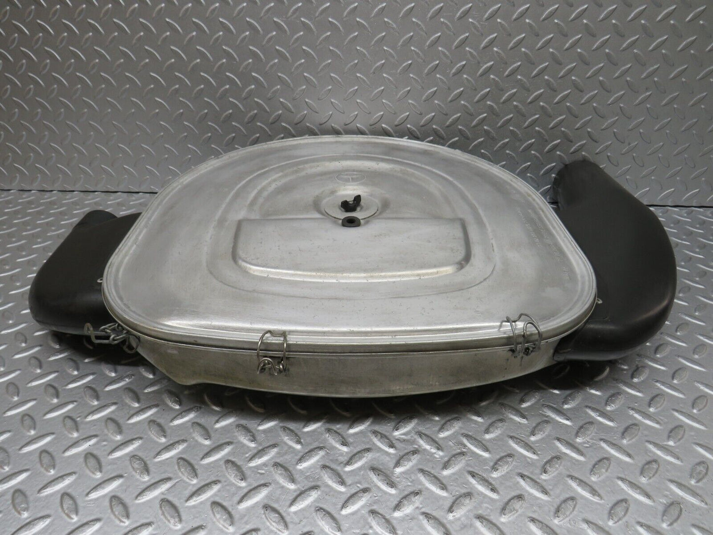 36239 Mercedes-Benz W126 420SE Aluminium Air Filter Box Housing 0130946802