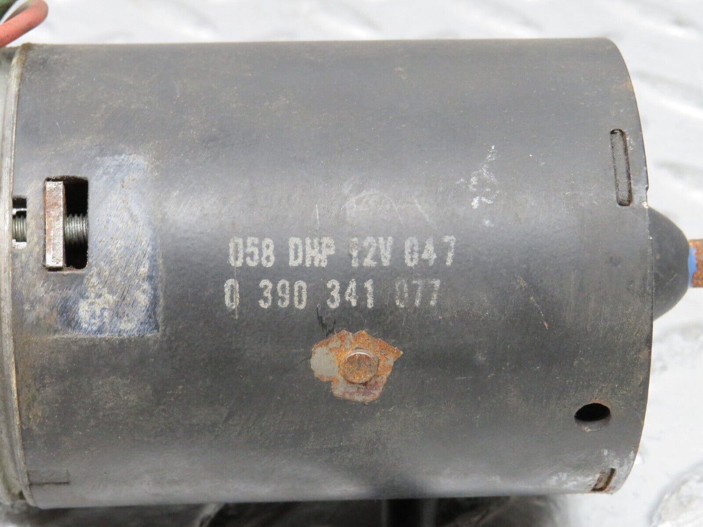 28120 Mercedes-Benz W123 280E Wiper Motor Bosch 0390341077