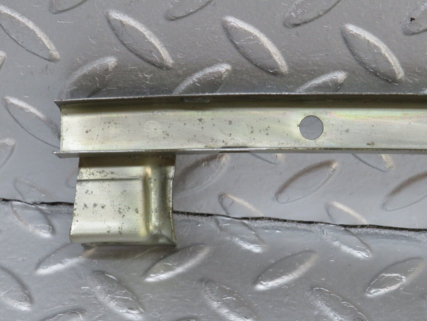 36013 Mercedes-Benz W126 420SE Rear Left Door Window Channel