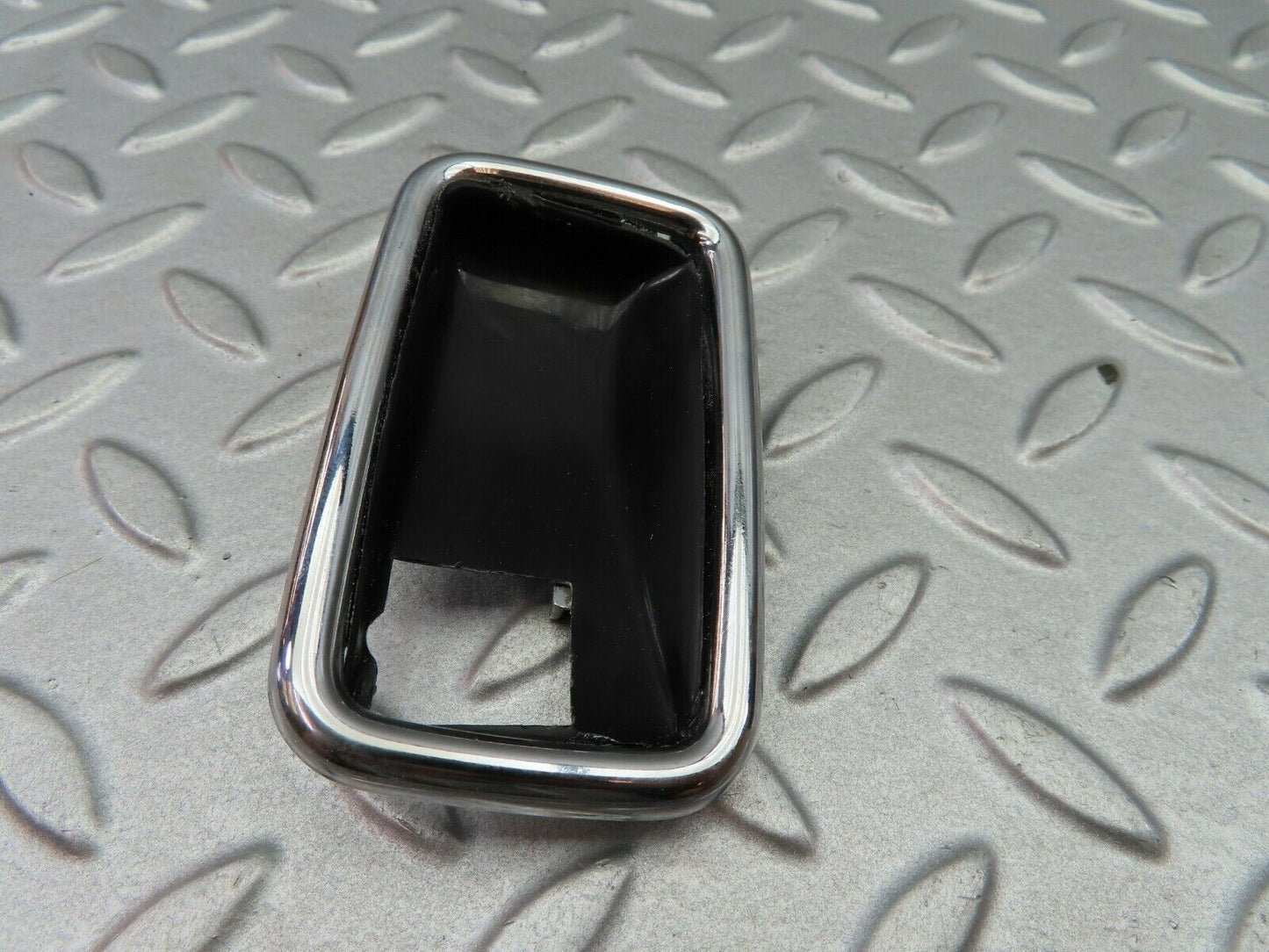 5821 Mercedes-Benz W123 200 Chrome Frame For Door Opener Right 1087660611
