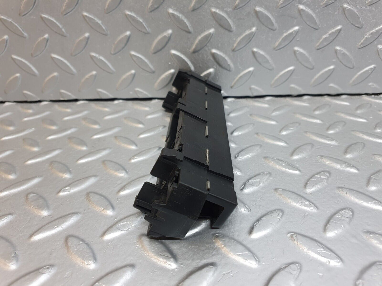 41982 Mercedes-Benz W202 C200 Centre Console Switch Bracket 2108210071