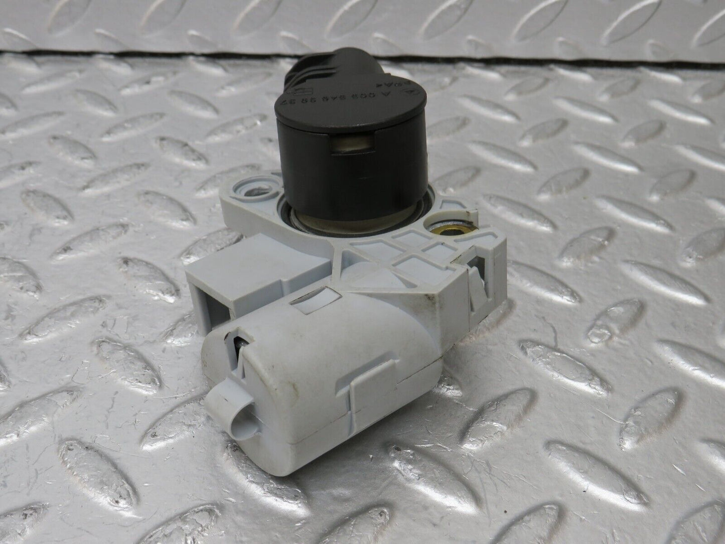 34897 Mercedes-Benz W210 320E Battery Positive Cable Connector 0055463937