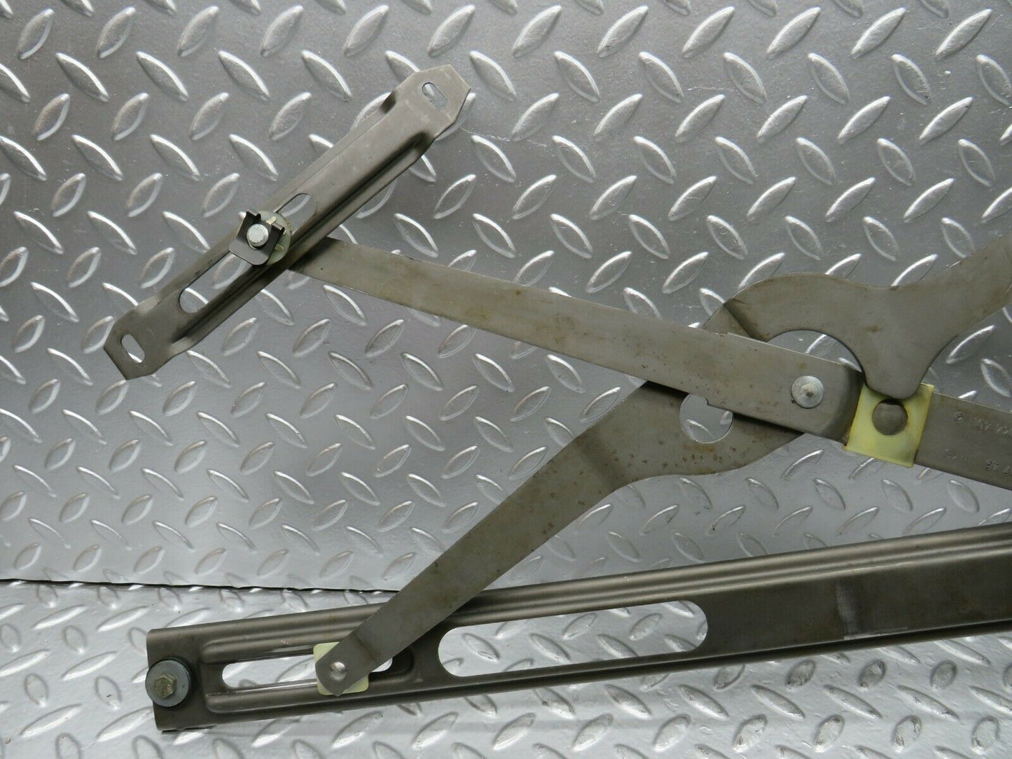22890 Mercedes-Benz C107 450SLC Front Right Power Window Regulator 1077200846
