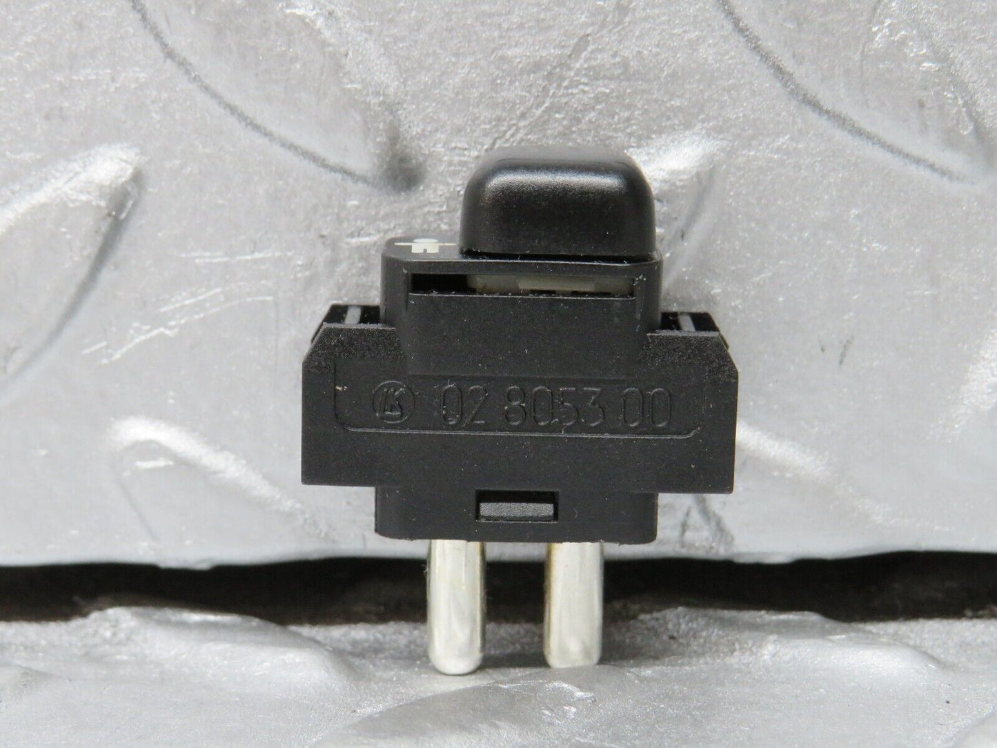 38140 Mercedes-Benz A124 320E Cabriolet Child Lock Control Switch 1248204910