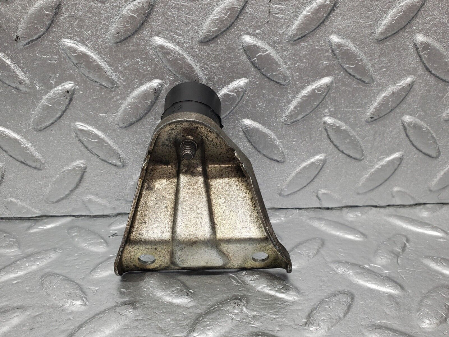 46712 Mercedes-Benz W123 280E Air Filter Housing Holder 3X