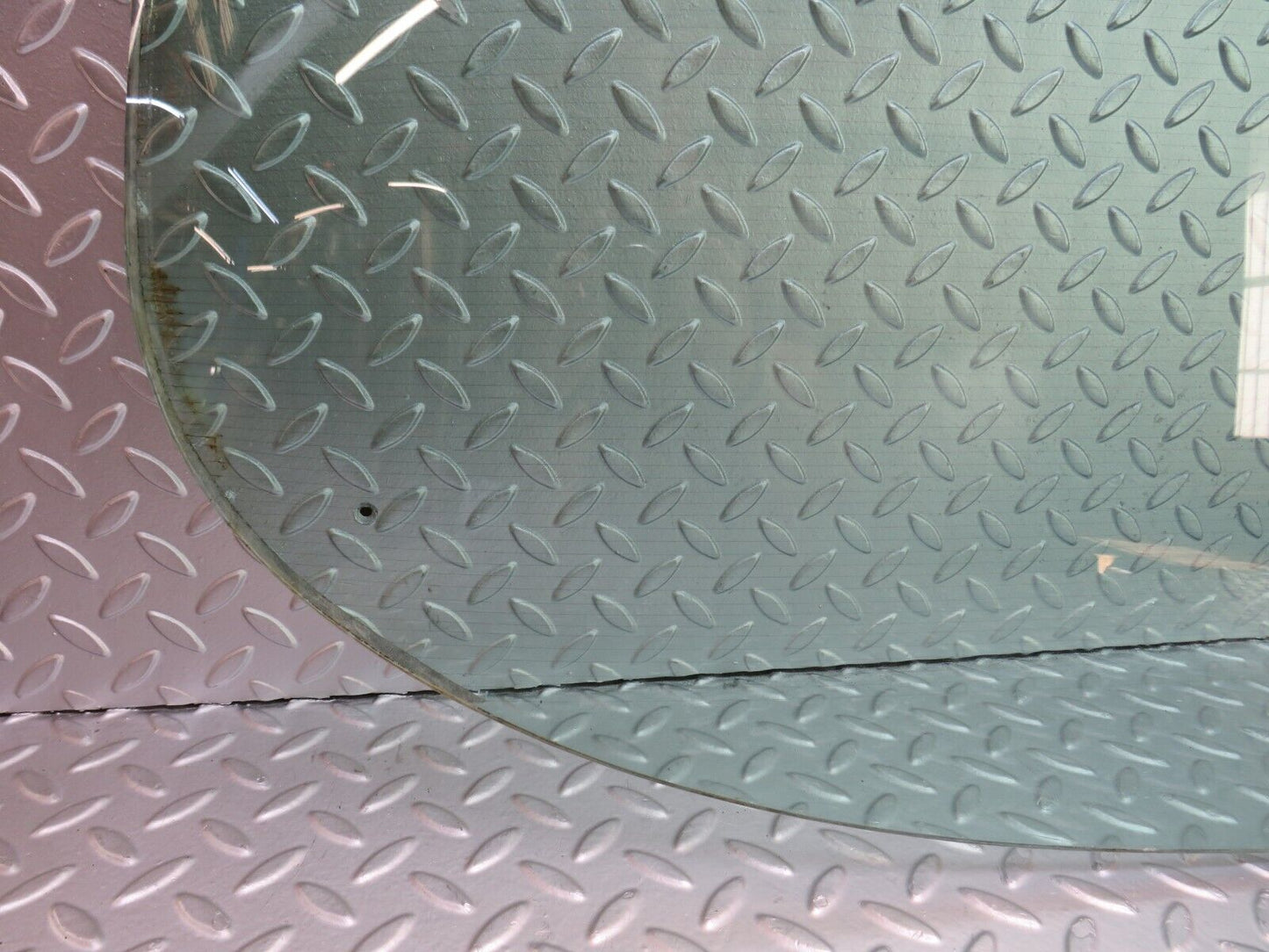 36010 Mercedes-Benz W126 420SE Rear Heated Windscreen