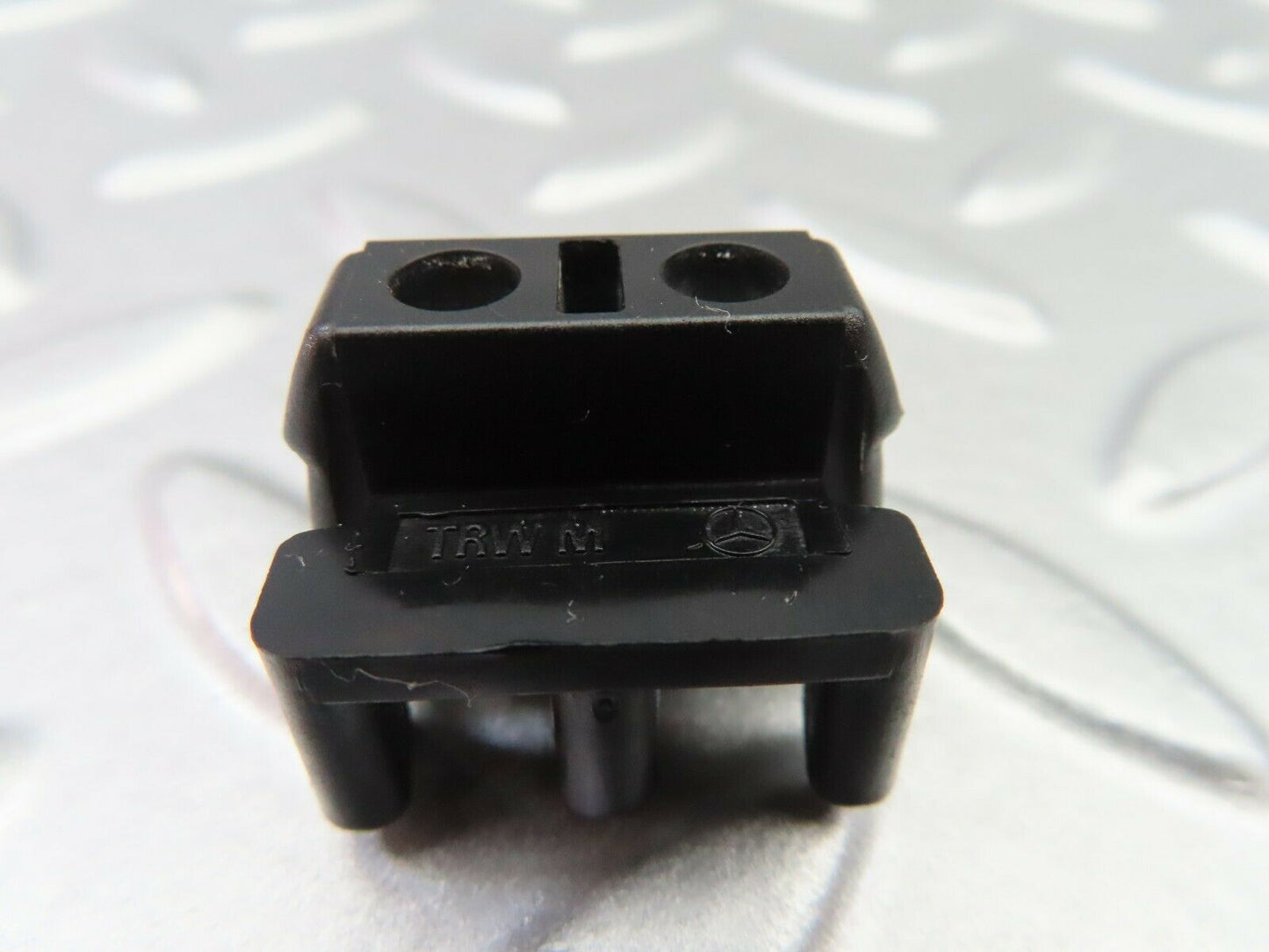6514 Mercedes-Benz S124 E220 Wagon Wiring Cable Junction Box 0005400269