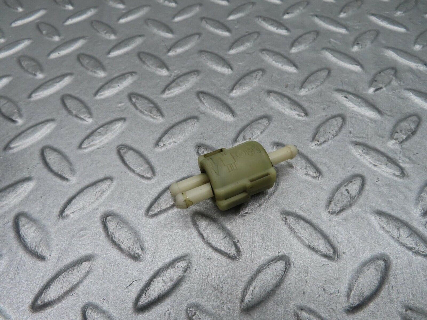 12050 Mercedes-Benz R129 300SL Coupe Windscreen Washer Fluid Distributor