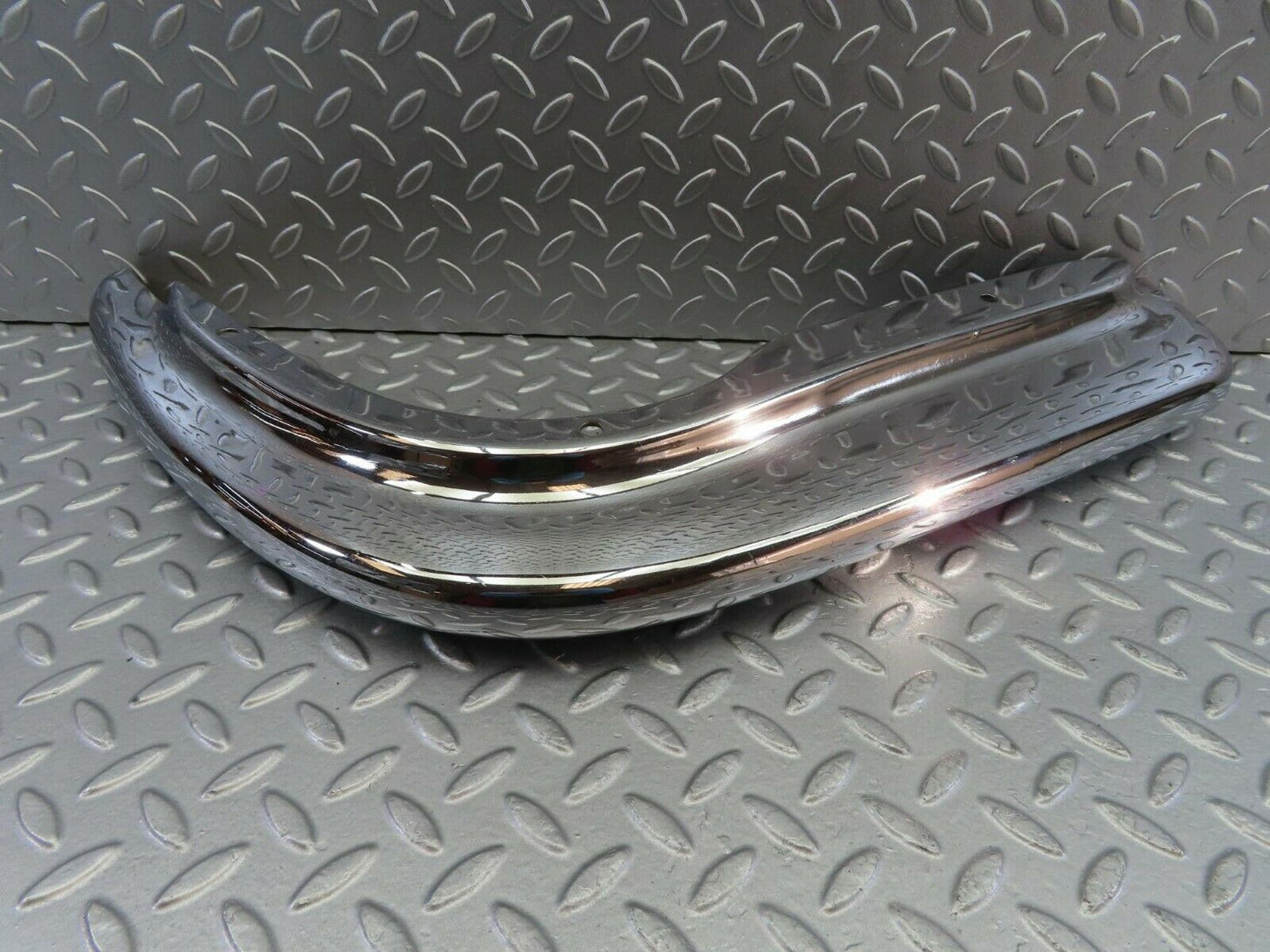 10611 Mercedes-Benz W111 Front Left Upper Bumper Corner