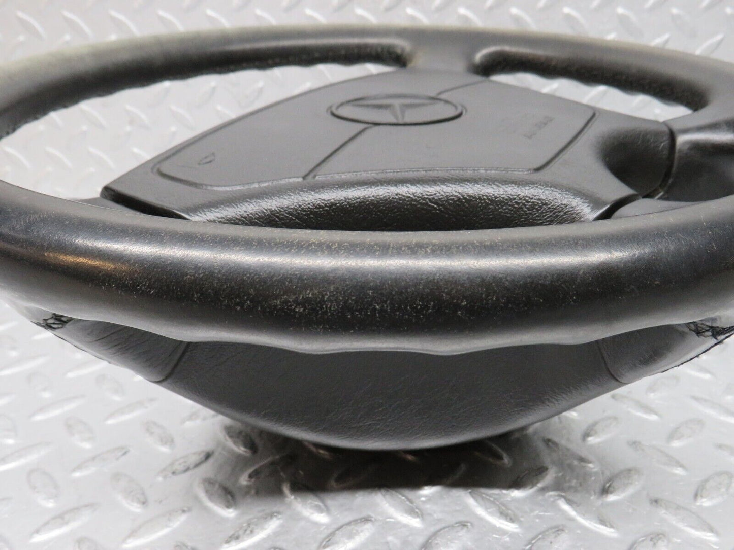 37845 Mercedes-Benz A124 320E Cabriolet Steering Wheel 507294