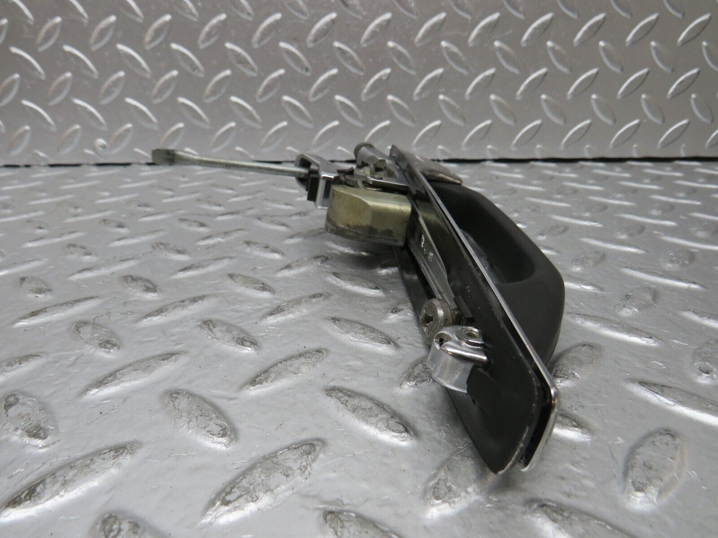 26986 Mercedes-Benz W123 240D Front Right Exterior Door Handle 1237600259