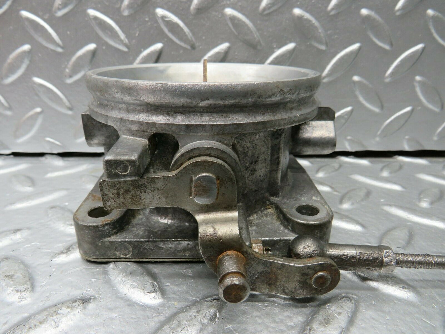 22906 Mercedes-Benz C107 450SLC Coupe Throttle Body Valve