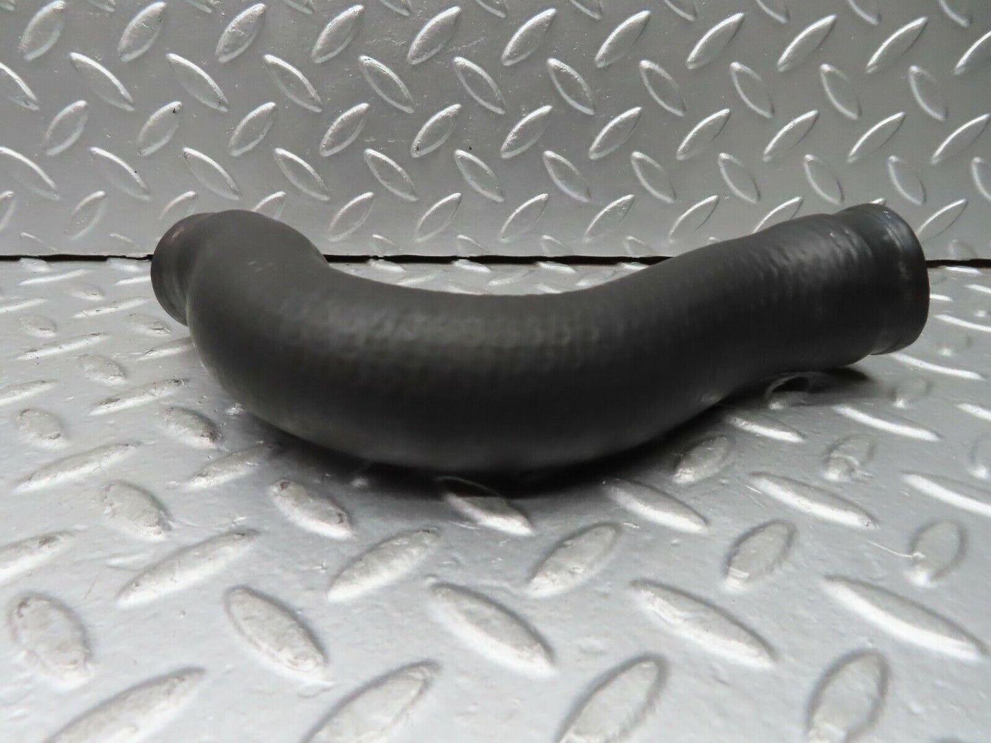 21132 Mercedes-Benz W123 230E Radiator Hose Pipe 1235012382 1235012582