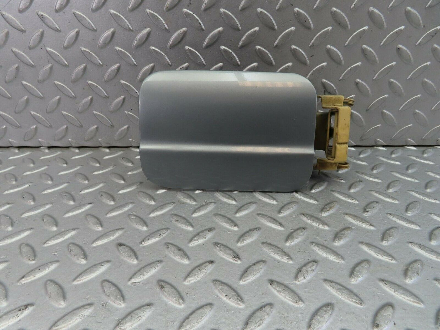 9550 Mercedes-Benz C123 280CE Coupe Fuel Tank Flap Cap 1235840039