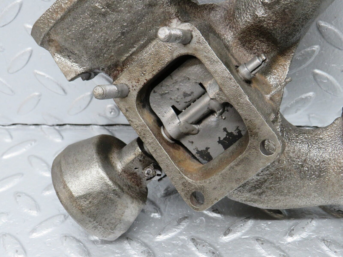 40425 Mercedes-Benz W110 230 Exhaust Manifold 1081420102 1801430207