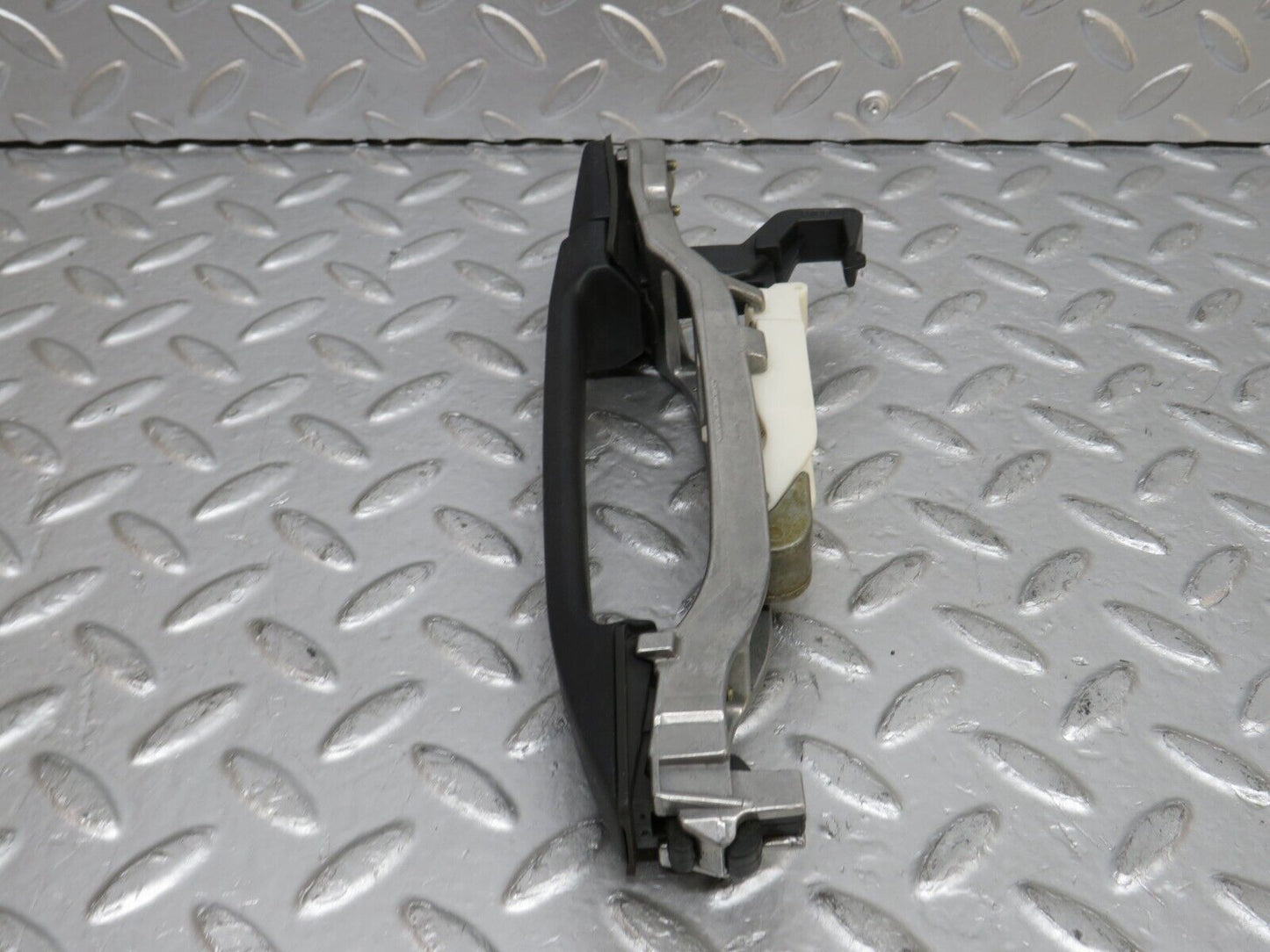 29323 Mercedes-Benz W124 230E Rear Left Exterior Door Handle