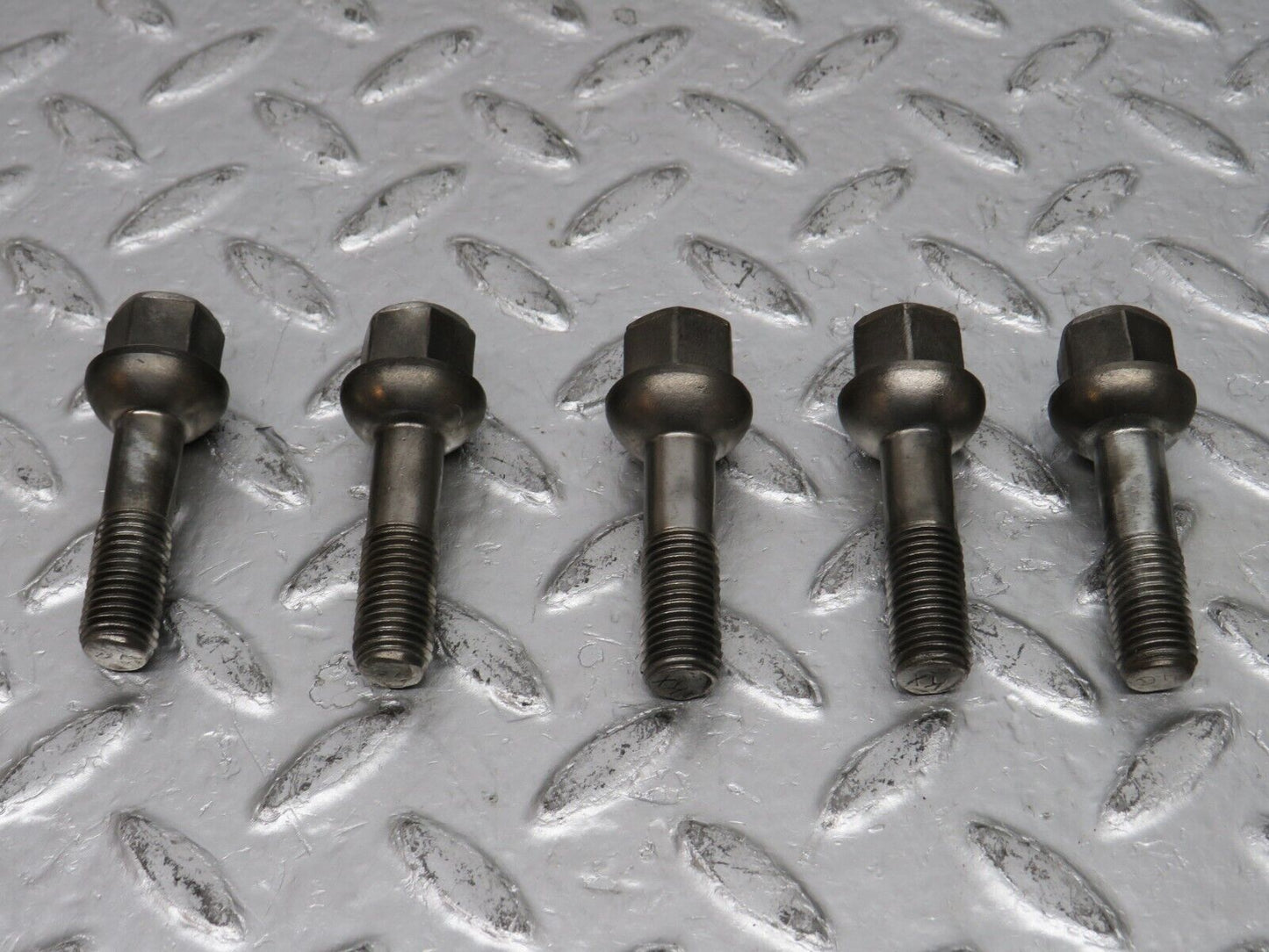 32639 Mercedes-Benz 5x Alloy Wheel Lug Bolt M12x1.5