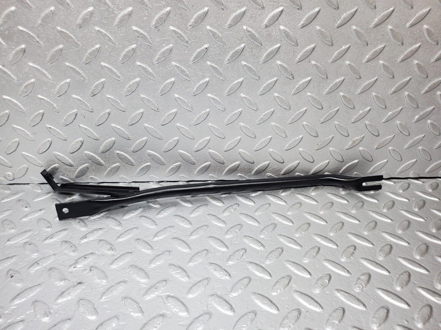 44510 Mercedes-Benz W123 280E Horn Bracket