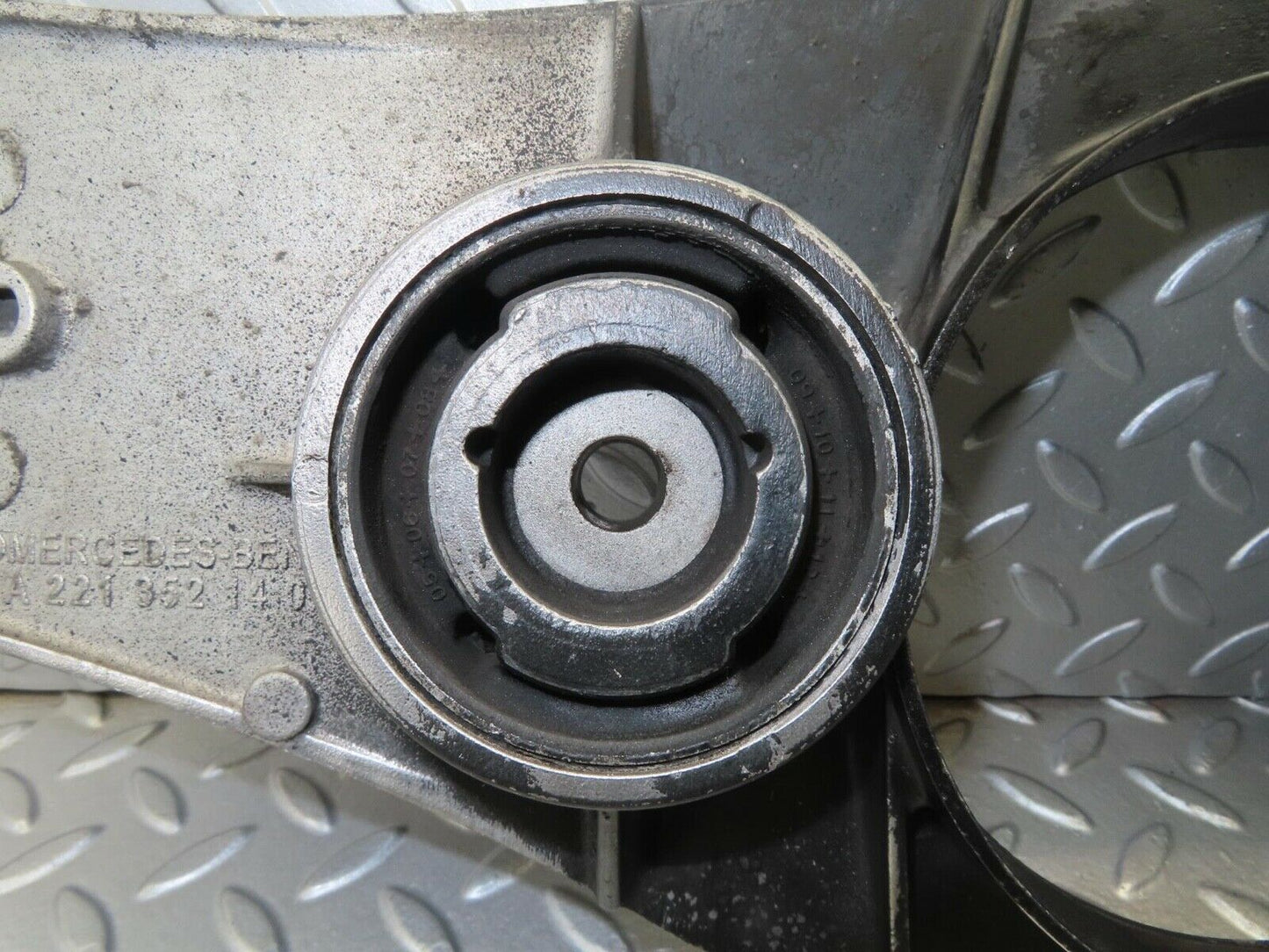 11257 Mercedes-Benz W221 S320 Rear Axle Sub Frame Differential Bracket