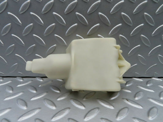 6579 Mercedes-Benz S124 E220 Wagon Rear Door Lock Vacuum Actuator Cover