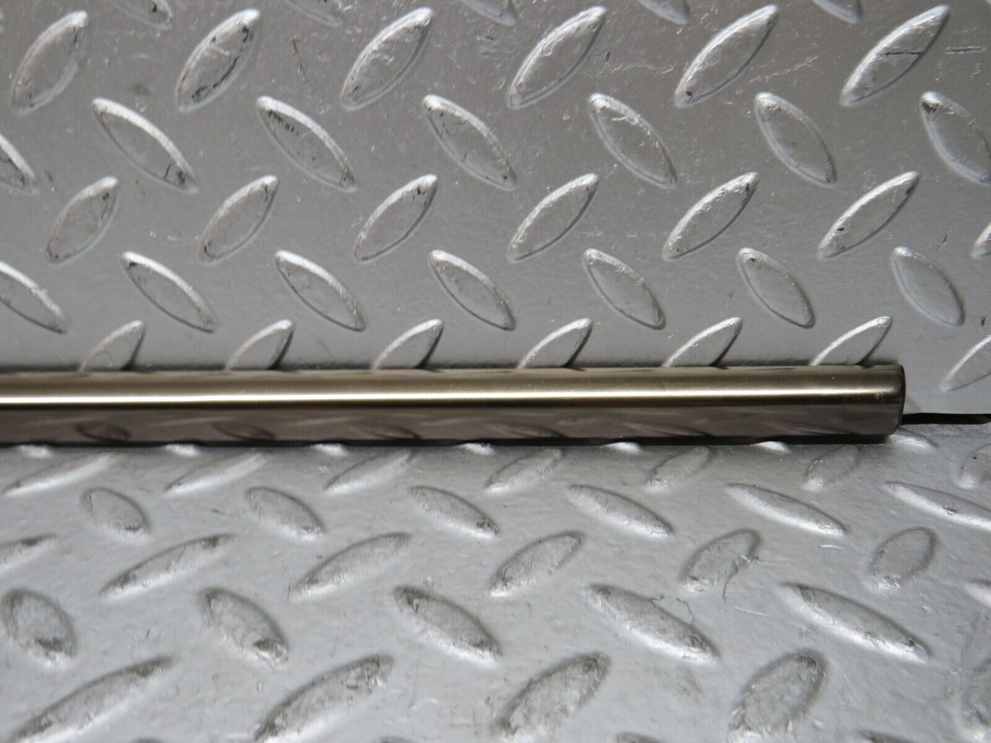 29002 Mercedes-Benz C124 320CE Coupe Rear Right Window Exterior Chrome Trim