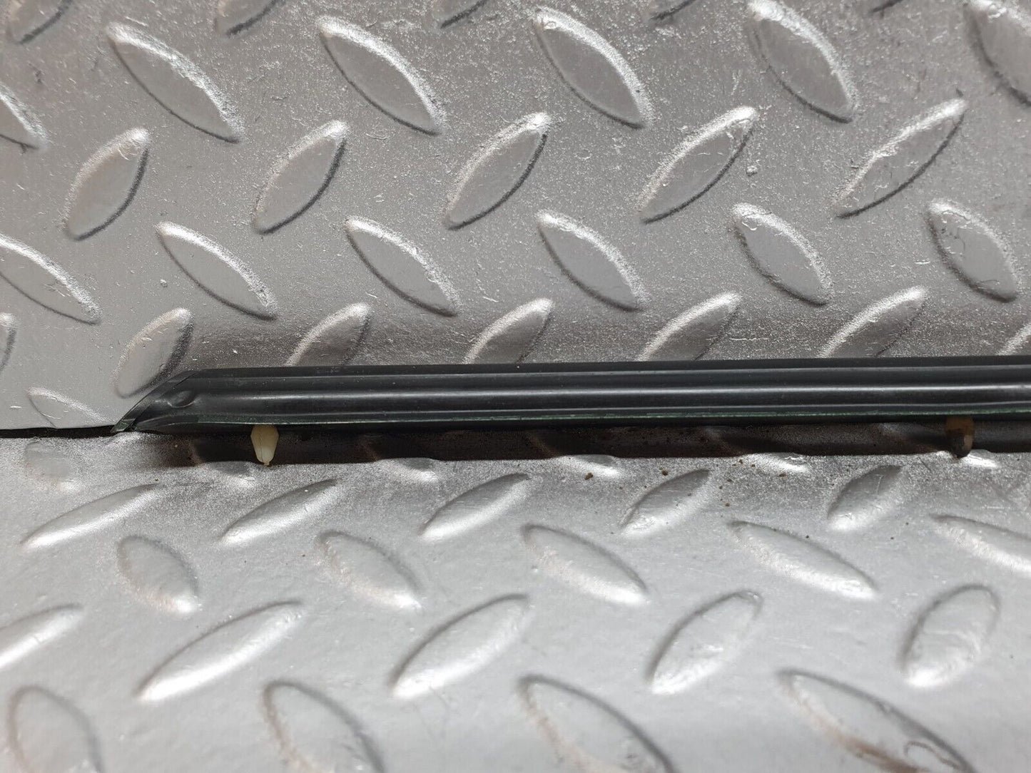 43456 Mercedes-Benz W108 280SE Front Left Door Centre Moulding Trim