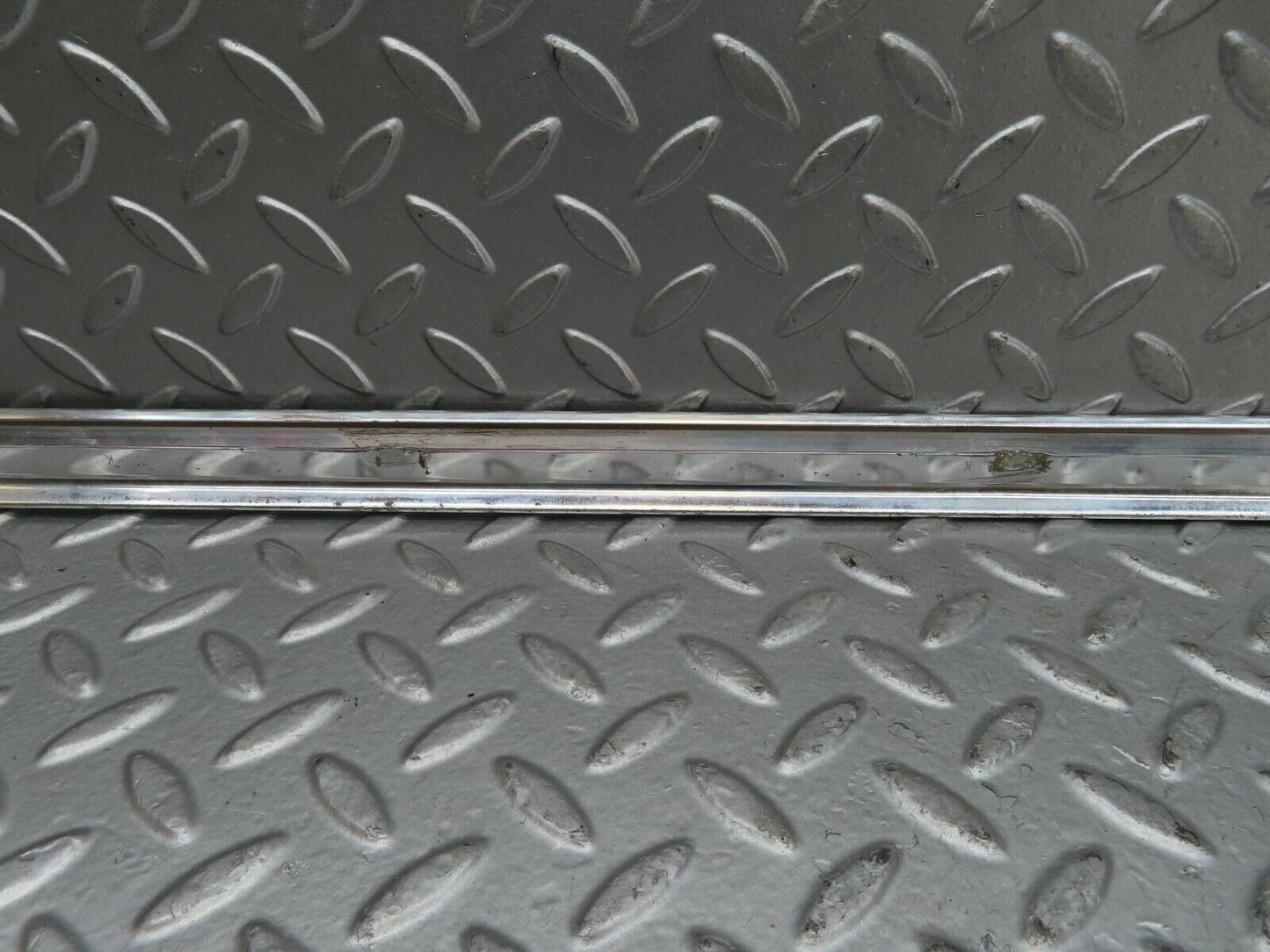 15716 Mercedes-Benz R107 450SL Right Door Chrome Trim