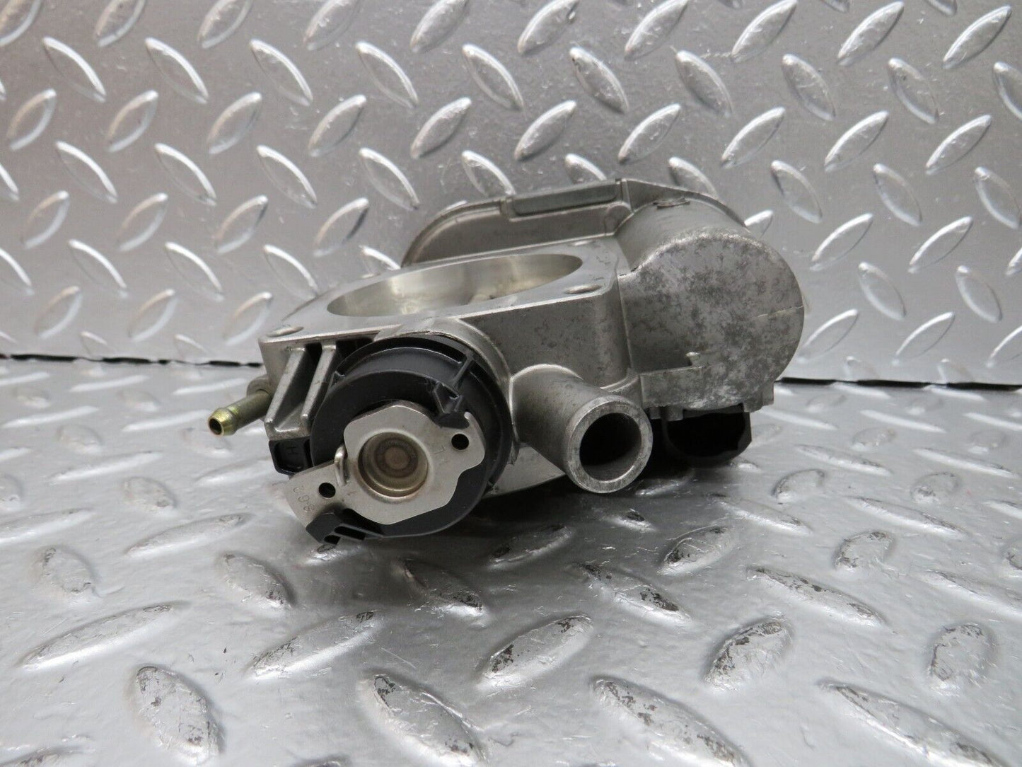 24835 Mercedes-Benz W140 S320 Throttle Body 1041410025