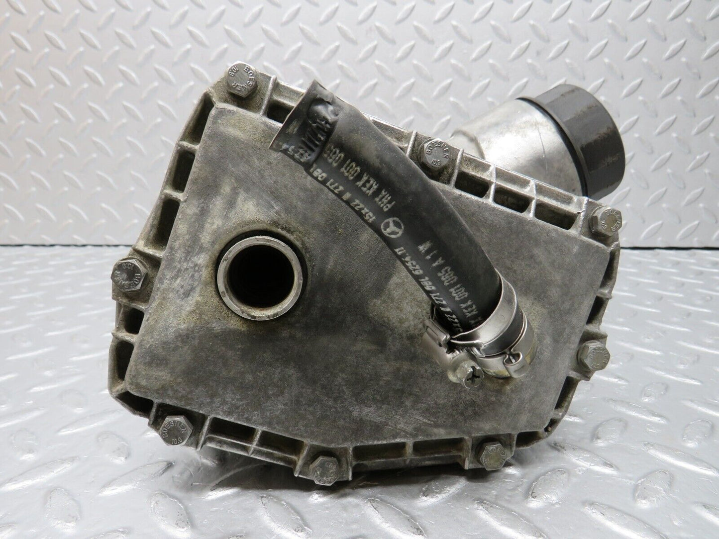 38621 Mercedes-Benz R129 280SL Coupe Oil Filter Housing 1041840608