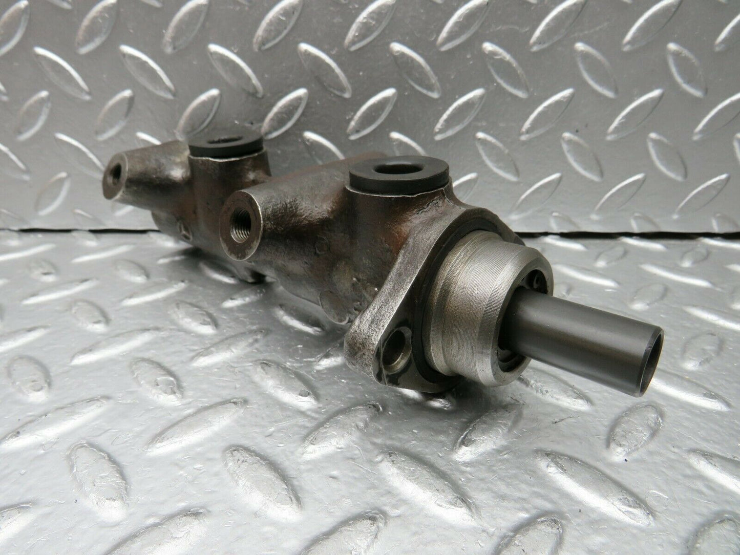 24072 Mercedes-Benz W123 280E Brake Master Cylinder Ate