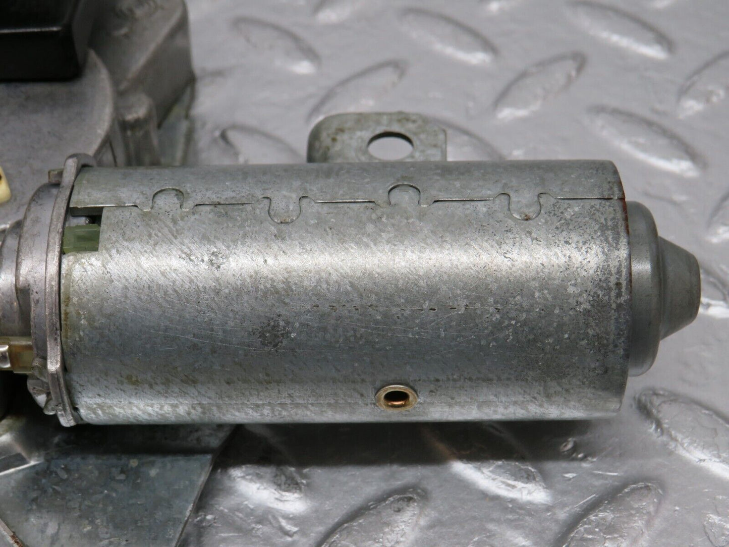 32432 Mercedes-Benz S124 300TE Wagon Rear Wiper Motor 0390201506 1248201242