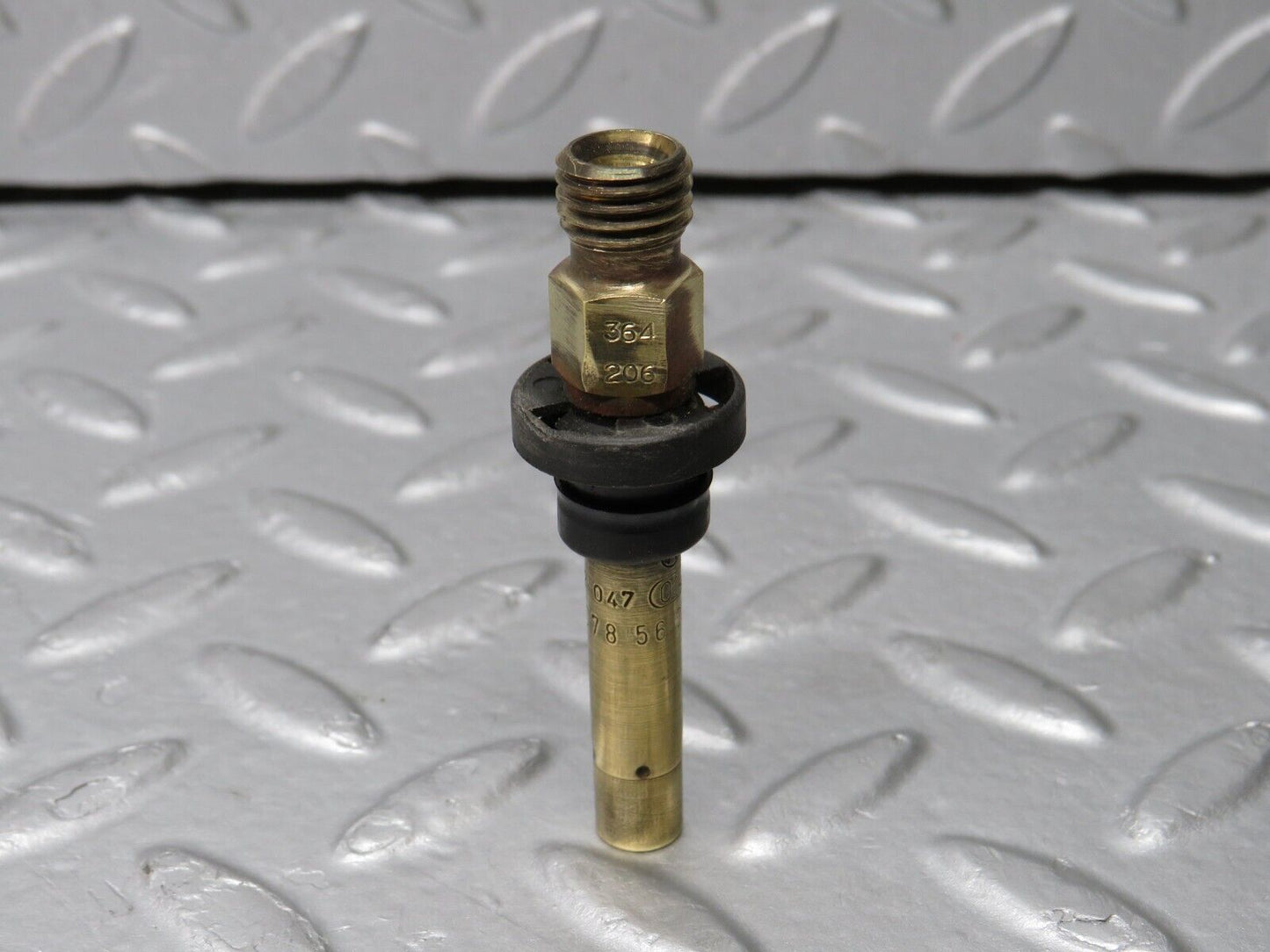 38901 Mercedes-Benz W201 190E 2.6L Fuel Injector Bosch 0000785623 0437502047