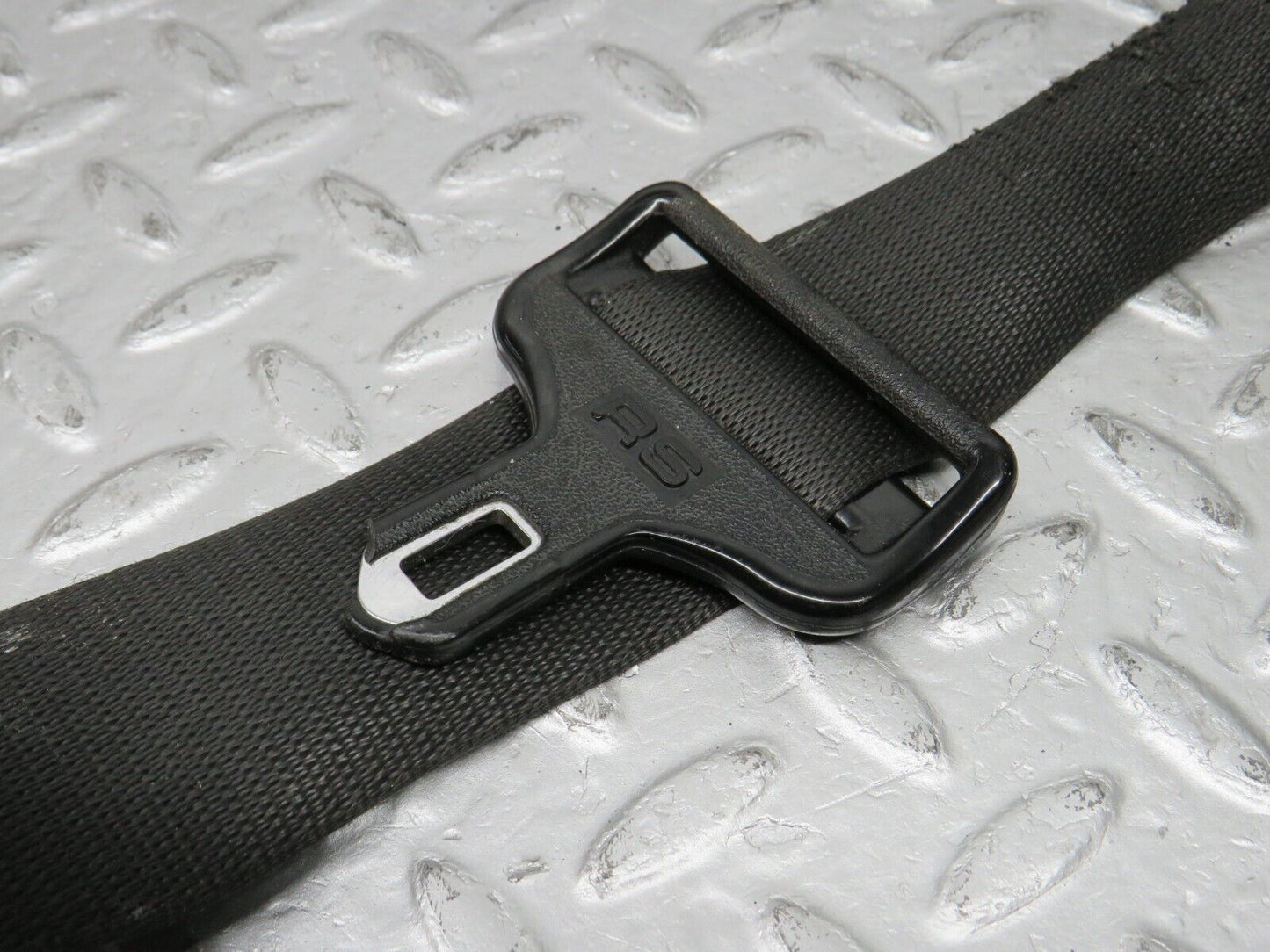 39056 Mercedes-Benz W201 190E 2.6L Front Right Seat Belt With Buckle 2018606885 1248606269