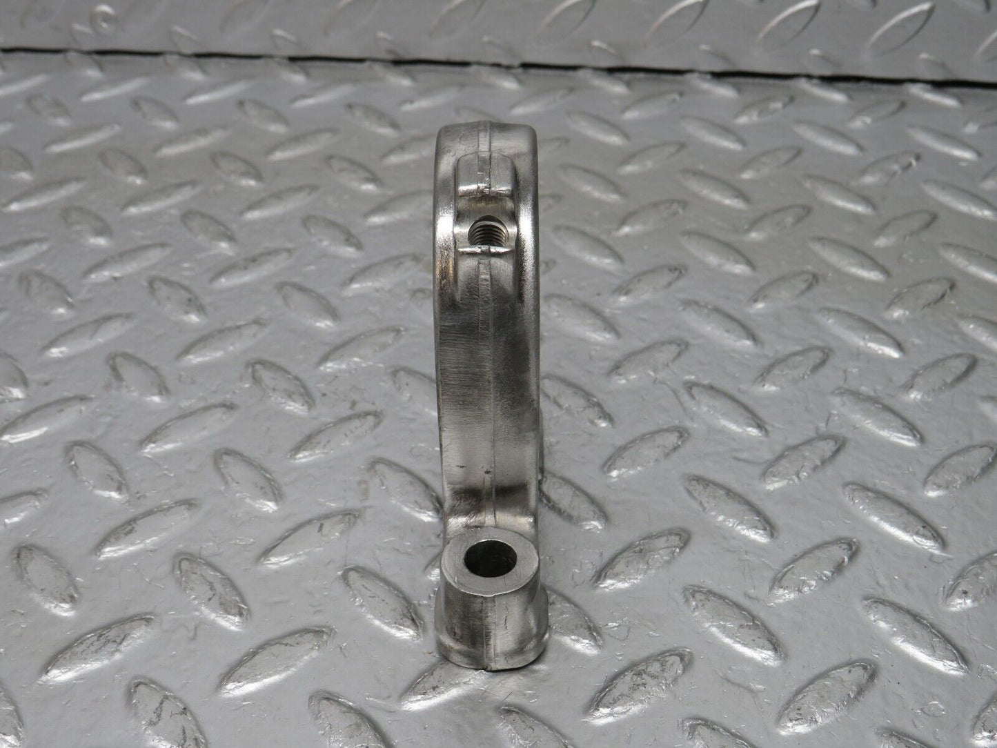32998 Mercedes-Benz C107 R107 350 V8 Camshaft Tower Bearing 1160512112