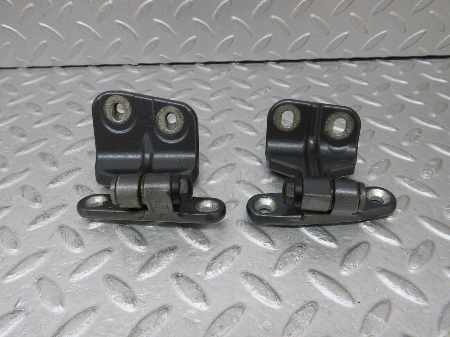 35268 Mercedes-Benz W221 Rear Right Door Hinge