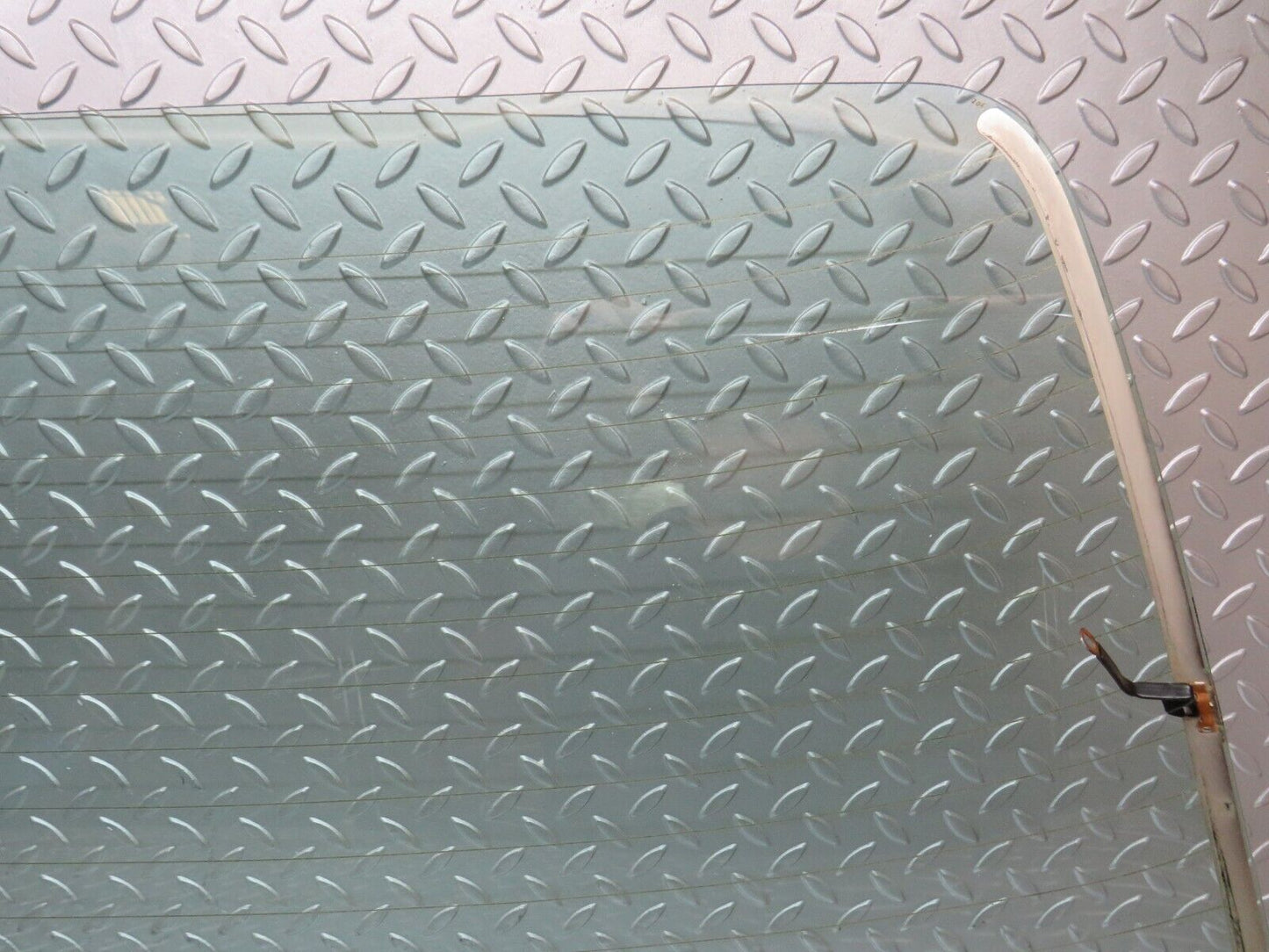 28110 Mercedes-Benz W123 280E Rear Heated Windscreen Glass
