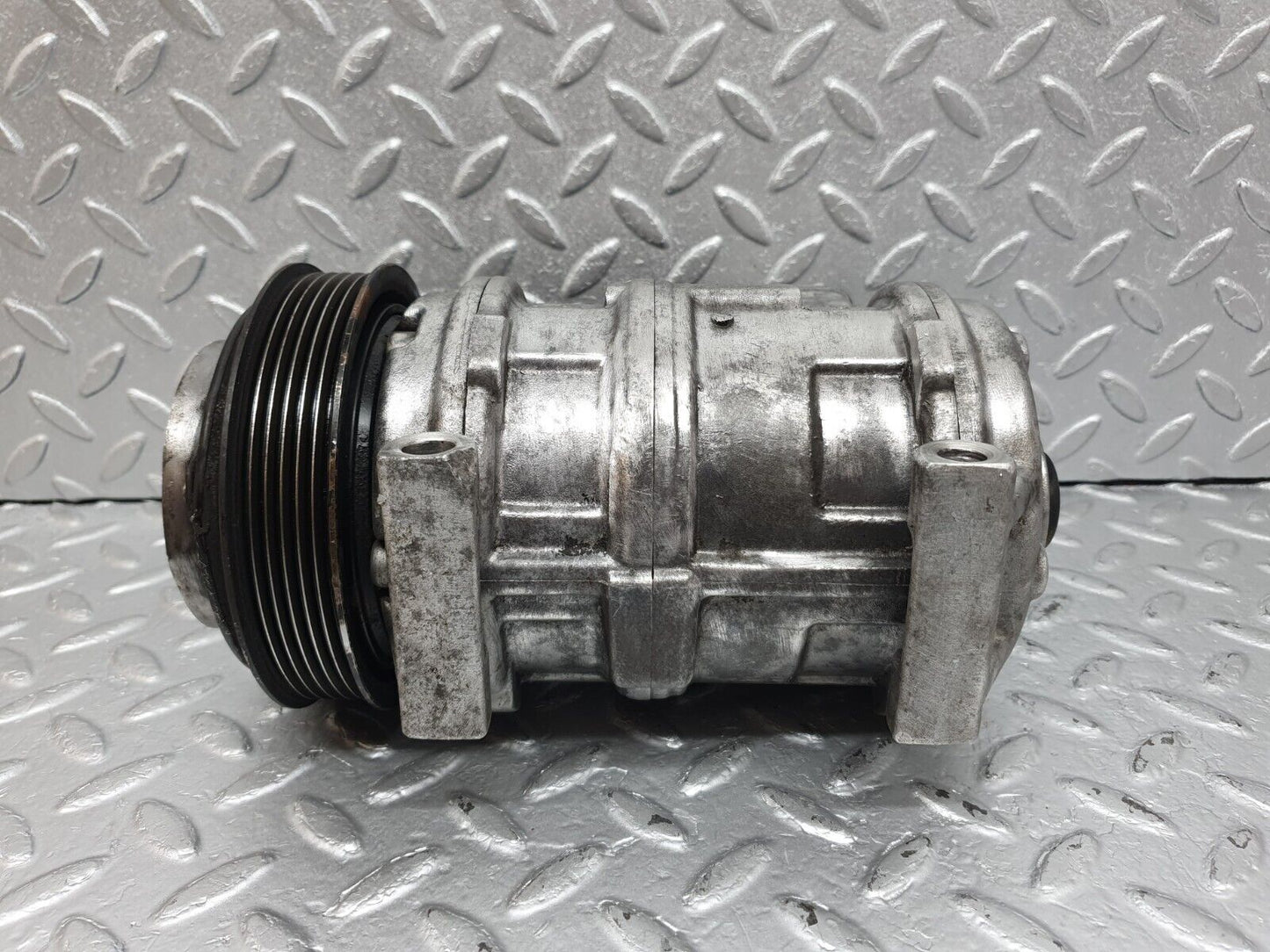 42504 Mercedes-Benz R129 320SL Coupe Air Conditioning Compressor 0002340111 0002300511