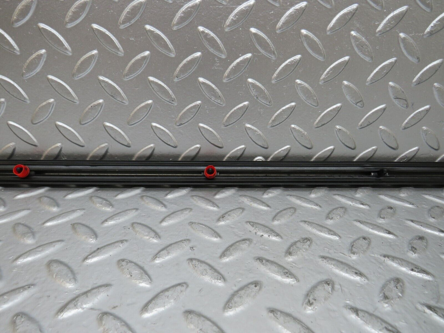 27111 Mercedes-Benz W123 280E Front Left Door Centre Moulding Trim
