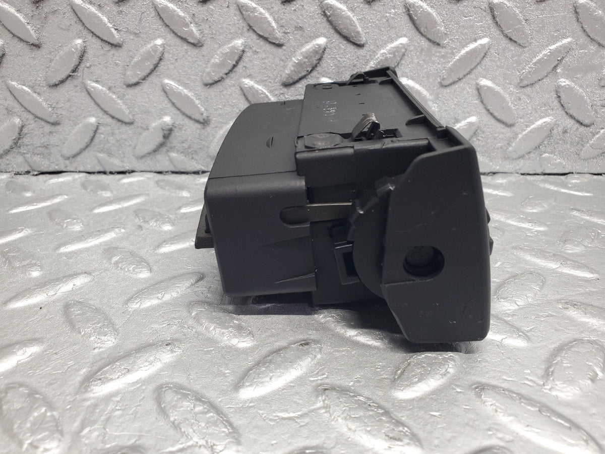 W124 dashboard air vent right used OEM