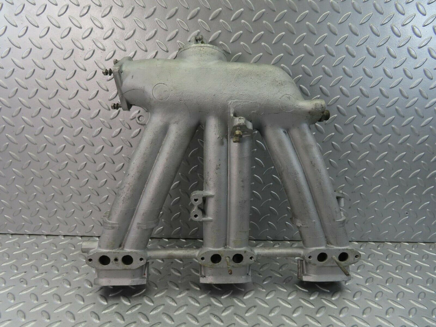 8684 Mercedes-Benz W111 Intake Manifold 1271412501