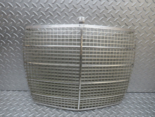 37583 Mercedes-Benz W109 300SEL Bonnet Grill