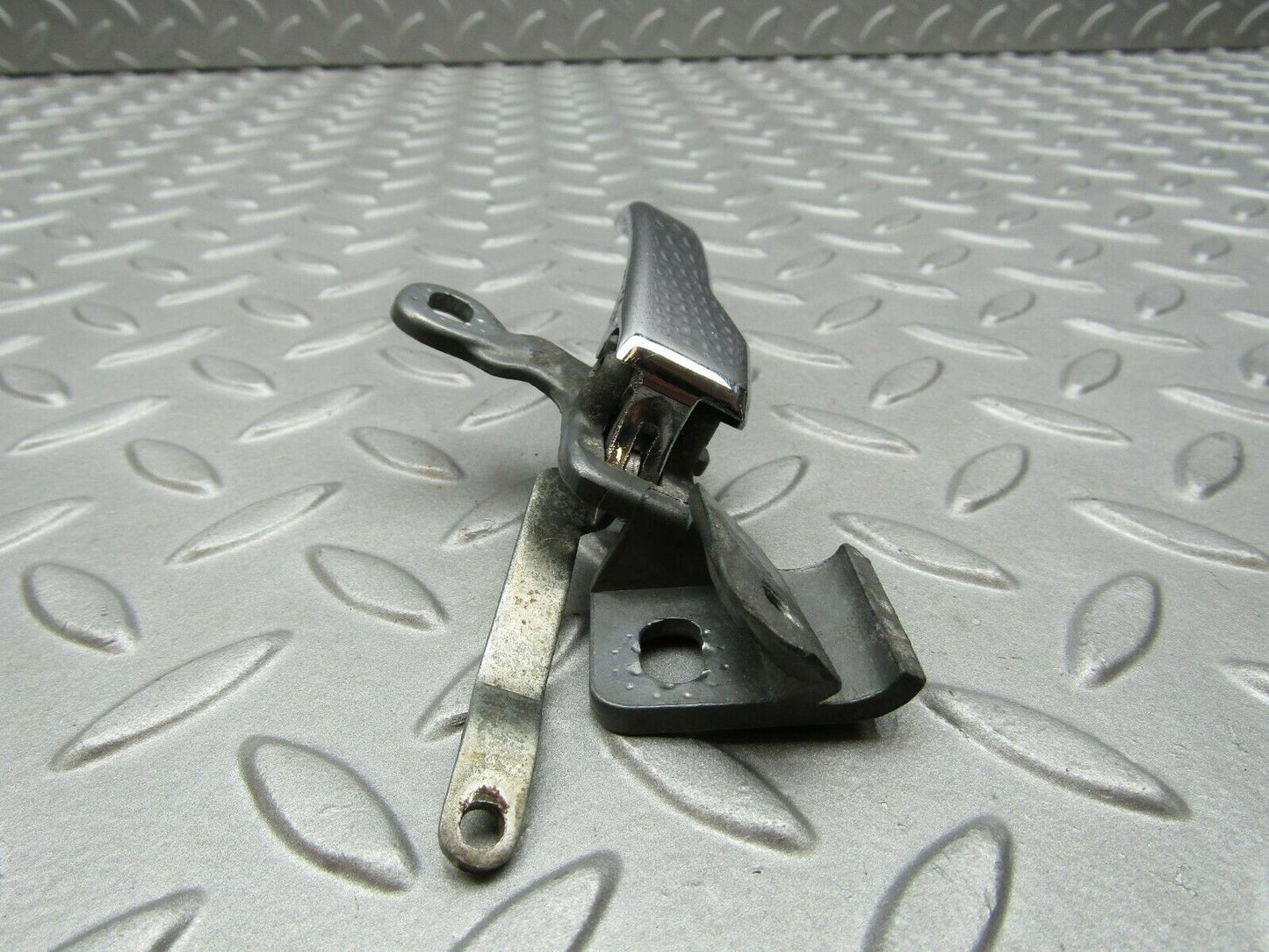 3300 Mercedes-Benz W108 280SE Chrome Door Handle Right 1157660219