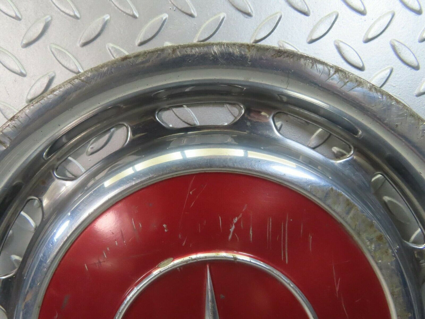 8412 Mercedes-Benz Vintage Wheel Trim Hub Cap 14
