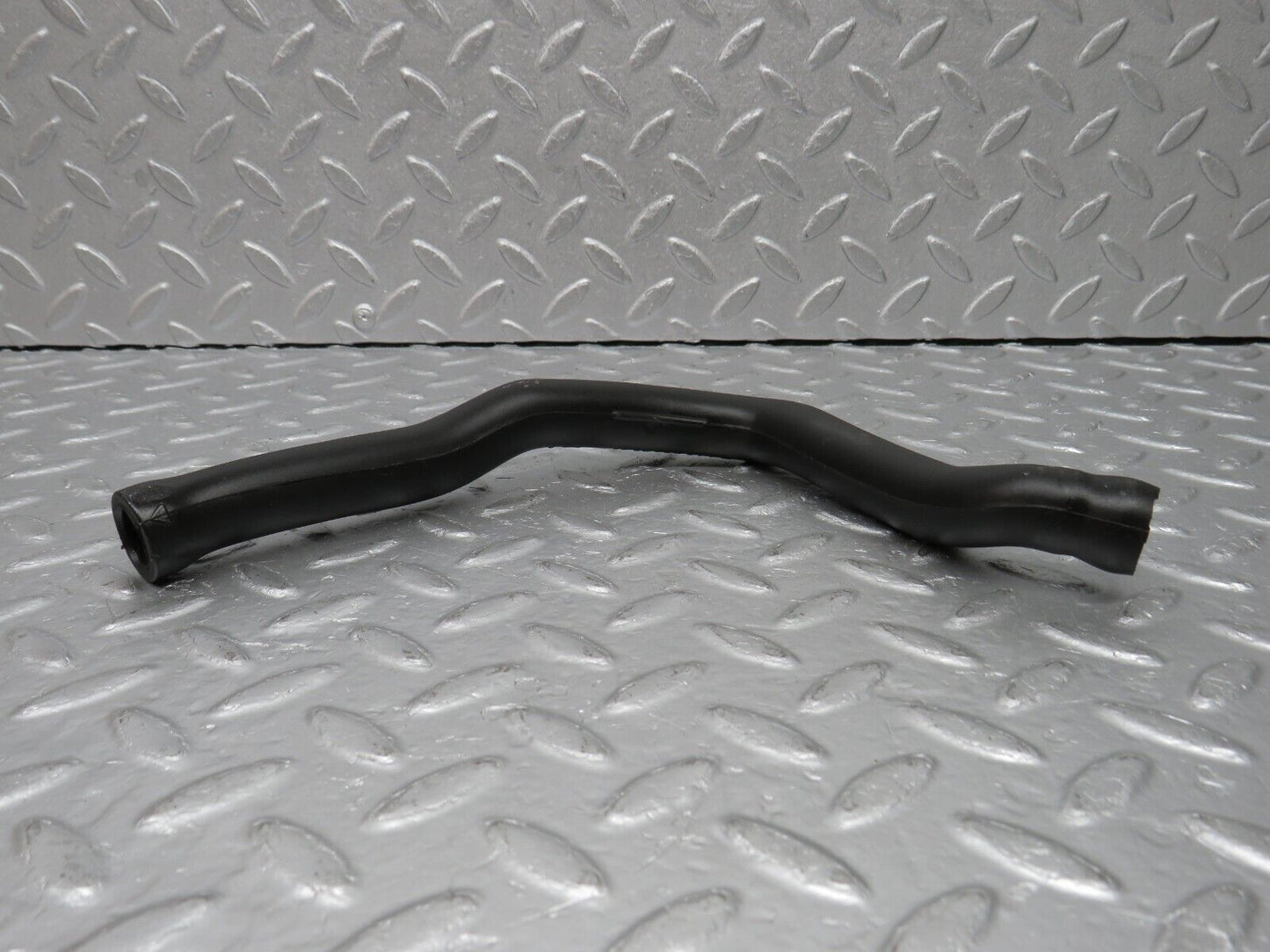 39163 Mercedes-Benz R107 500SL Air Intake Hose Pipe 1160942182