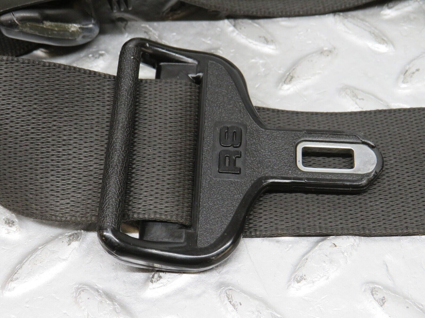 36317 Mercedes-Benz W126 420SE Front Right Seat Belt 1268604086 1268680011