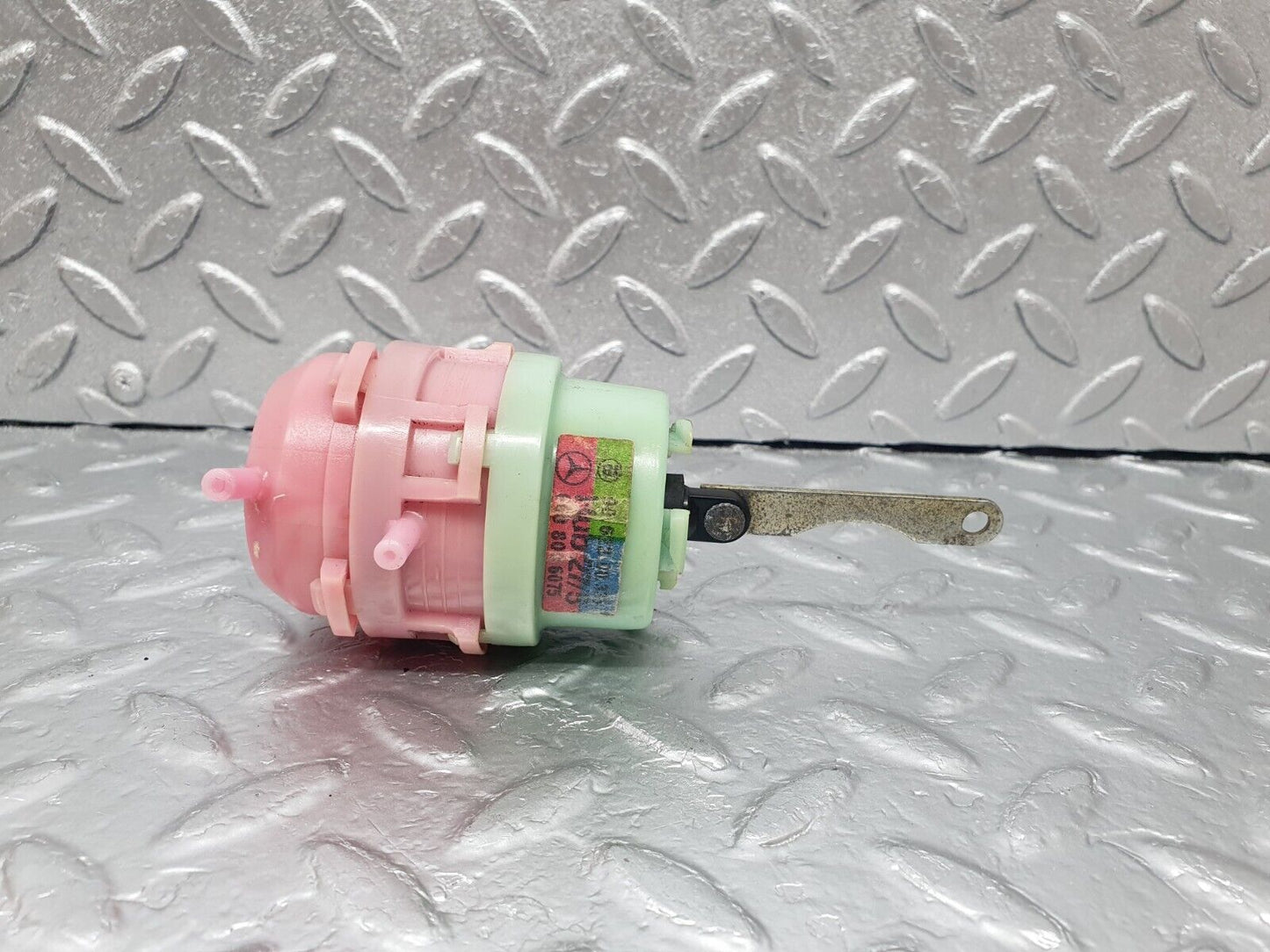 43538 Mercedes-Benz C126 380SEC Coupe Heater Box Vacuum Actuator 90.620.00.070